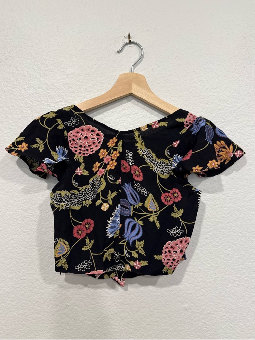 Reformation Floral Tie-Front Crop Top in Black - 0 - Picture 2 of 7